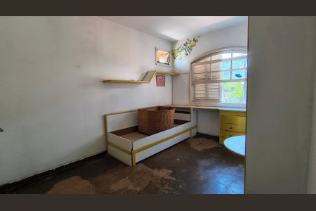 Casa de condomínio à venda com 527m², 4 quartos e 5 vagas Casa de condomínio à venda com 527m², 4 quartos e 5 vagasQuarto 1