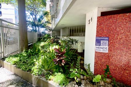 Apartamento à venda com 100m², 2 quartos e sem vaga Apartamento à venda com 100m², 2 quartos e sem vagaPlaca