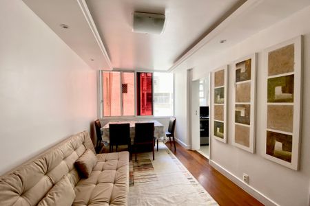 Sala  de apartamento à venda com 2 quartos, 100m² em Leblon, Rio de Janeiro