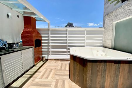 Apartamento à venda com 100m², 2 quartos e sem vaga Apartamento à venda com 100m², 2 quartos e sem vagaHidromassagem e churrasqueira