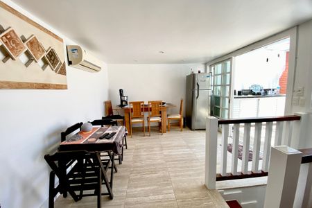 Apartamento à venda com 100m², 2 quartos e sem vaga Apartamento à venda com 100m², 2 quartos e sem vagaTerceiro andar