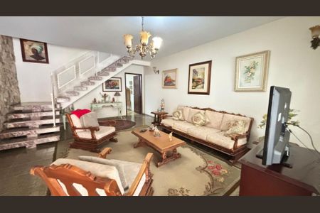 Casa à venda com 3 quartos, 300m² em Vila Regente Feijó, São Paulo