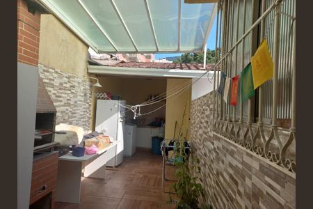 Casa à venda com 136m², 4 quartos e sem vaga