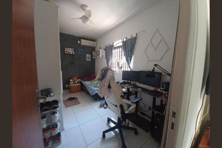 Casa à venda com 136m², 4 quartos e sem vaga