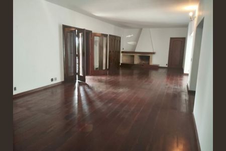 Casa à venda com 4 quartos, 300m² em Interlagos, São Paulo