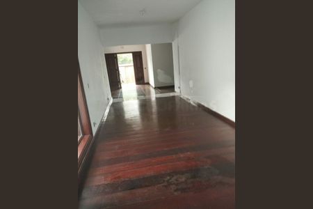 Casa à venda com 4 quartos, 300m² em Interlagos, São Paulo