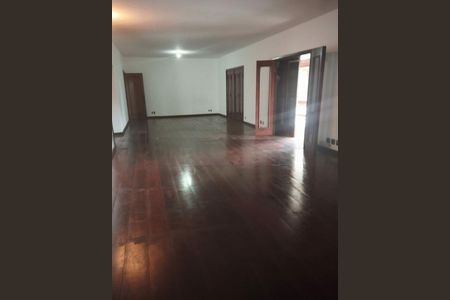 Casa à venda com 4 quartos, 300m² em Interlagos, São Paulo