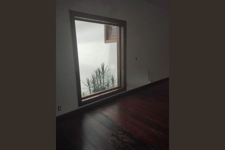 Casa à venda com 4 quartos, 300m² em Interlagos, São Paulo