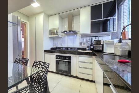Apartamento à venda com 350m², 4 quartos e 5 vagasCozinha
