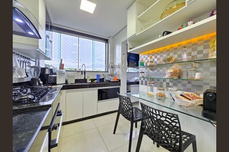 Apartamento à venda com 350m², 4 quartos e 5 vagasCozinha