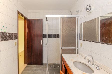 Casa à venda com 242m², 4 quartos e 2 vagasBanheiro da Suíte