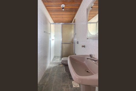 Casa à venda com 242m², 4 quartos e 2 vagasBanheiro Social 2