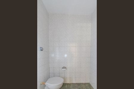 Casa à venda com 242m², 4 quartos e 2 vagasBanheiro de serviço