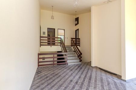 Casa à venda com 242m², 4 quartos e 2 vagasSala
