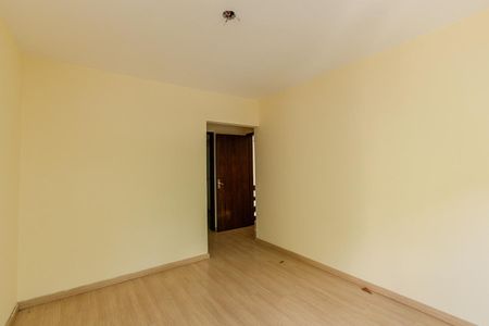 Casa à venda com 242m², 4 quartos e 2 vagasSuíte