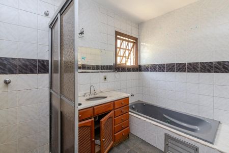 Casa à venda com 242m², 4 quartos e 2 vagasBanheiro da Suíte