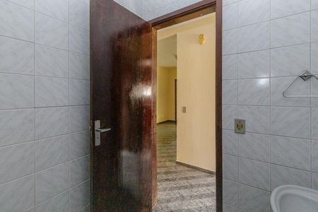 Casa à venda com 242m², 4 quartos e 2 vagasBanheiro de serviço
