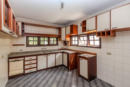 Casa à venda com 242m², 4 quartos e 2 vagasCozinha