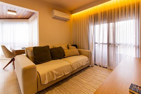 Apartamento à venda com 178m², 3 quartos e 3 vagas Apartamento à venda com 178m², 3 quartos e 3 vagasSala de TV