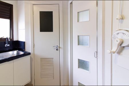 Apartamento à venda com 178m², 3 quartos e 3 vagas Apartamento à venda com 178m², 3 quartos e 3 vagasÁrea de Serviço