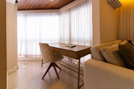 Apartamento à venda com 178m², 3 quartos e 3 vagas Apartamento à venda com 178m², 3 quartos e 3 vagasSala de TV