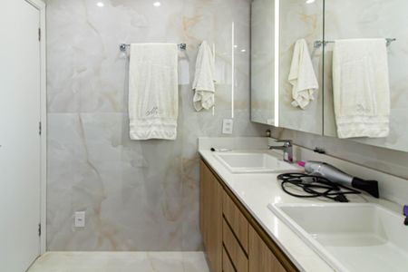 Apartamento à venda com 178m², 3 quartos e 3 vagas Apartamento à venda com 178m², 3 quartos e 3 vagasBanheiro da Suíte 3