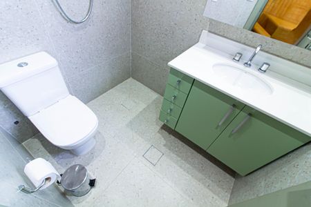 Apartamento à venda com 178m², 3 quartos e 3 vagas Apartamento à venda com 178m², 3 quartos e 3 vagasBanheiro da Suíte 2