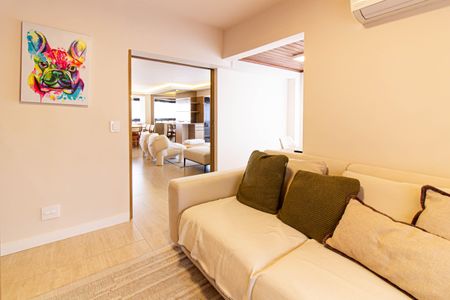 Apartamento à venda com 178m², 3 quartos e 3 vagas Apartamento à venda com 178m², 3 quartos e 3 vagasSala de TV