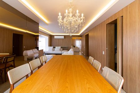 Apartamento à venda com 178m², 3 quartos e 3 vagas Apartamento à venda com 178m², 3 quartos e 3 vagasSala de Jantar