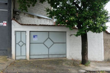 Casa para alugar com 70m², 2 quartos e 2 vagas Casa para alugar com 70m², 2 quartos e 2 vagasFachada