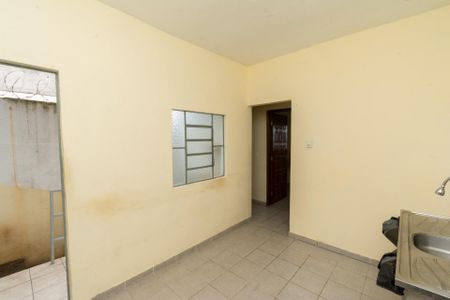 Casa para alugar com 70m², 2 quartos e 2 vagas Casa para alugar com 70m², 2 quartos e 2 vagasCozinha