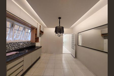 Casa para alugar com 170m², 4 quartos e 2 vagas Casa para alugar com 170m², 4 quartos e 2 vagasCozinha