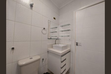 Casa para alugar com 170m², 4 quartos e 2 vagas Casa para alugar com 170m², 4 quartos e 2 vagasBanheiro Social