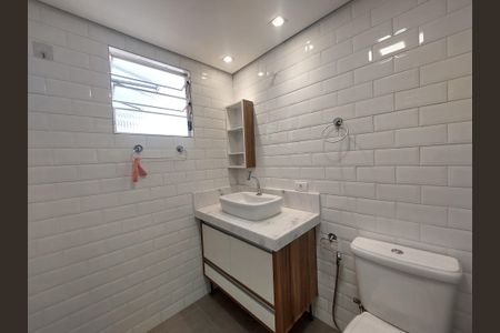 Casa para alugar com 170m², 4 quartos e 2 vagas Casa para alugar com 170m², 4 quartos e 2 vagasBanheiro da Suíte 1