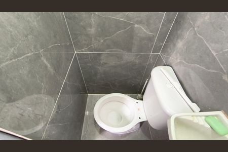 Banheiro  de kitnet/studio para alugar com 1 quarto, 21m² em Ipiranga, São Paulo