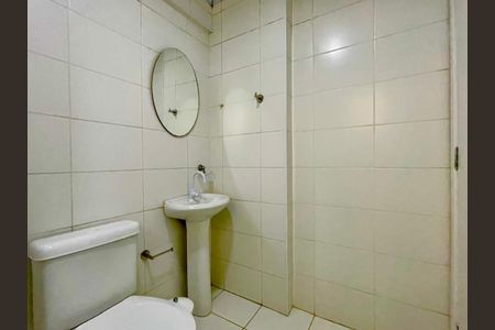 Apartamento à venda com 65m², 3 quartos e 1 vaga Apartamento à venda com 65m², 3 quartos e 1 vagaBanheiro da Suíte