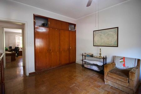 Casa à venda com 600m², 5 quartos e 2 vagas