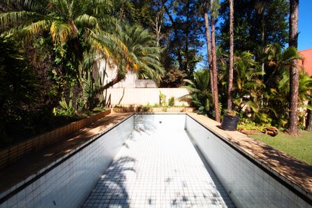 Casa à venda com 600m², 5 quartos e 2 vagas