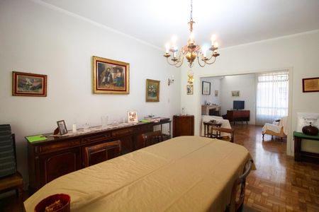 Casa à venda com 600m², 5 quartos e 2 vagas