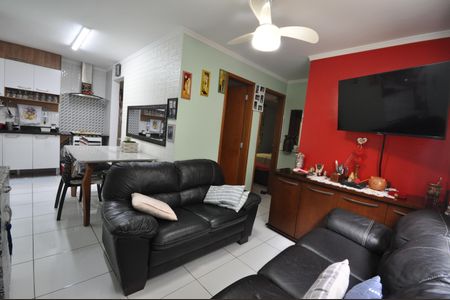 Casa de condomínio à venda com 52m², 2 quartos e 1 vagaSala