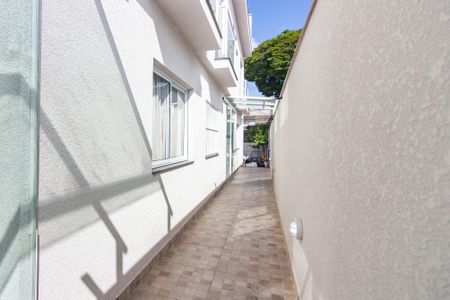 Casa à venda com 85m², 3 quartos e 3 vagas Casa à venda com 85m², 3 quartos e 3 vagasHall