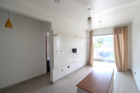 Sala de casa para alugar com 2 quartos, 100m² em Taquara, Rio de Janeiro