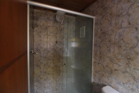 Casa para alugar com 100m², 2 quartos e sem vagaBanheiro da suíte 2