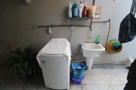 Casa para alugar com 100m², 2 quartos e sem vagaÁrea de serviço