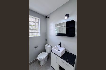 Casa para alugar com 48m², 1 quarto e sem vaga Casa para alugar com 48m², 1 quarto e sem vagaBanheiro