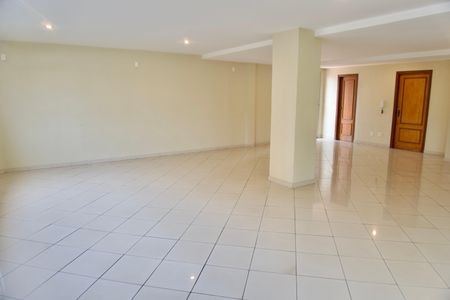 Apartamento à venda com 110m², 3 quartos e 2 vagas Apartamento à venda com 110m², 3 quartos e 2 vagasÁrea comum - Salão de festas
