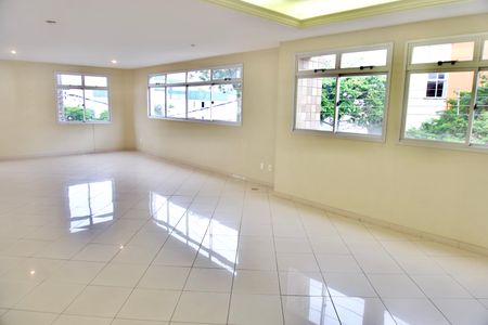 Apartamento à venda com 110m², 3 quartos e 2 vagas Apartamento à venda com 110m², 3 quartos e 2 vagasÁrea comum - Salão de festas
