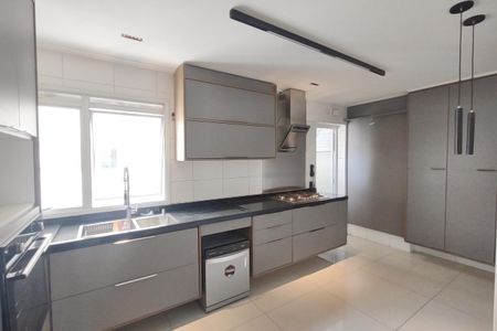 Apartamento à venda com 128m², 4 quartos e 2 vagasCozinha