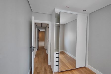 Apartamento à venda com 128m², 4 quartos e 2 vagasQuarto 3