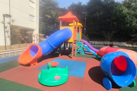 Apartamento à venda com 128m², 4 quartos e 2 vagasÁrea comum - Playground